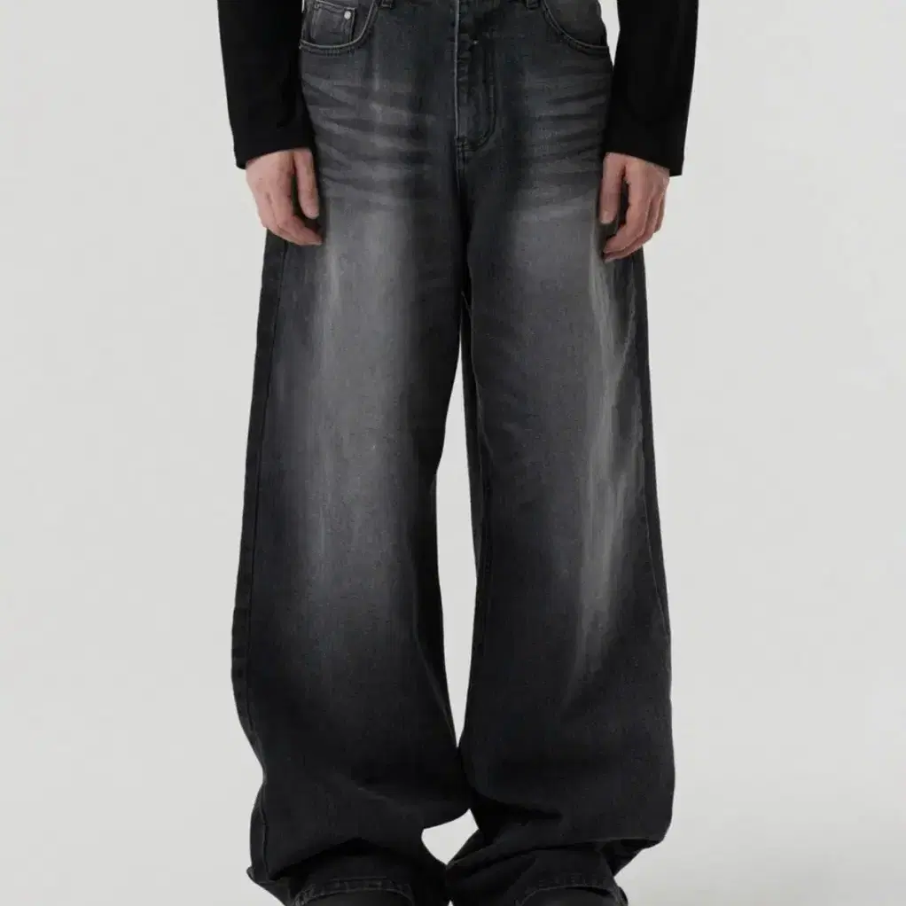 DNSR (Di&Suh) Two-Face Multi Cargo Pants on Bunjang Global Site. DNSR (Di&Suh) Two-Face Multi Cargo Pants on Bunjang Global Site.