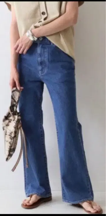 Framework 부츠컷 데님 블루