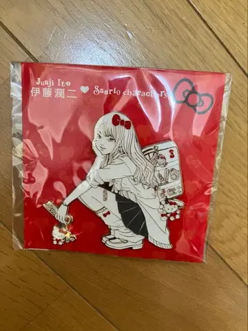 이토 준지 x 산리오 캐릭터즈 토미에 갸루 헬로키티 핀즈 배지