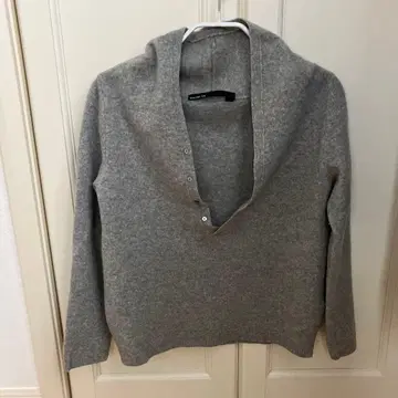 GALERIE VIE 그레이 V넥 니트