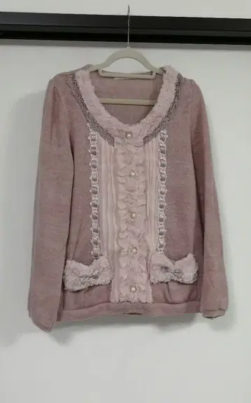 엑시즈팜 퍼 프릴 니트탑 핑크