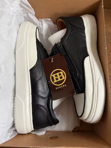 BENESU 블랙 스니커즈 24.0 사이즈