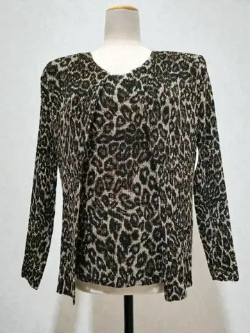 스페치오 플리츠 앙상블 레오파드