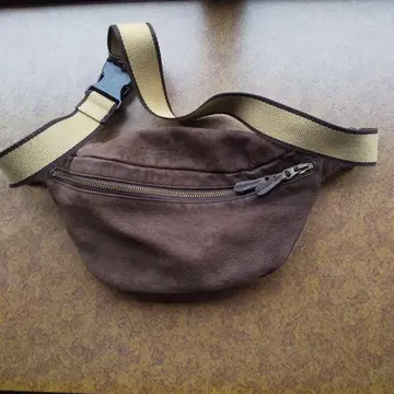 소메스 안장 스웨이드 바디백 FUJIFILMProfessional 모델