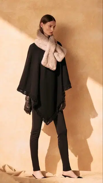 엠프리미어 AVENIRETOILE 아베니에뚜왈 니트 판초