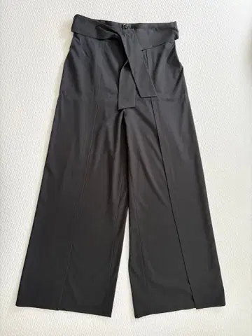 시빌라 리본 포함 블랙 와이드 팬츠