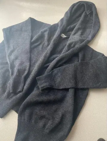 SOIL 다크 그레이 후드 부착 니트 가디건