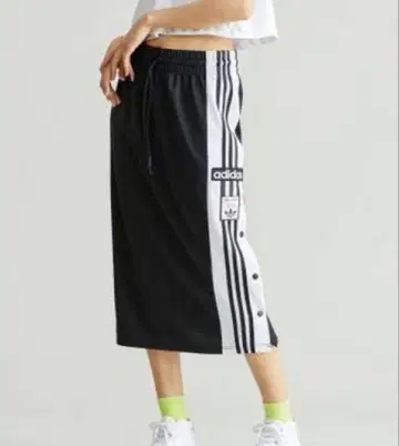 adidas 블랙 타이트 스커트
