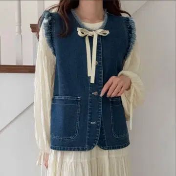 새상품 LAUIR 리본 디자인 데님 베스트