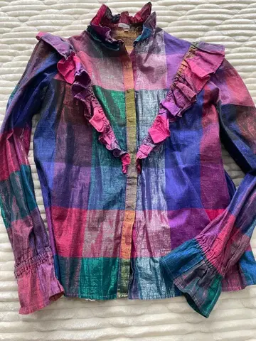 프릴이 달린 멀티 컬러 블라우스 화려한 셔츠 개성있는