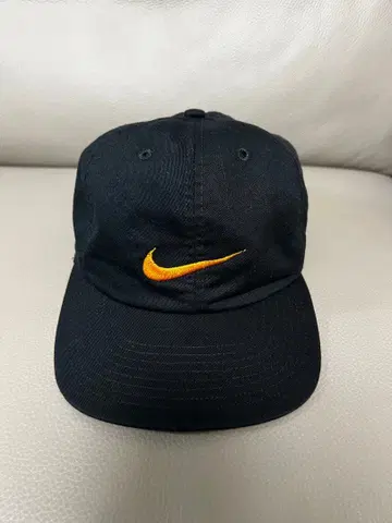 NIKE 90s 은색 택 캡 스트랩백