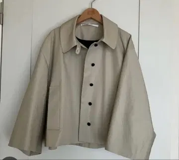 새상품 텐핸드크래프티드 모던 숏 트렌치코트