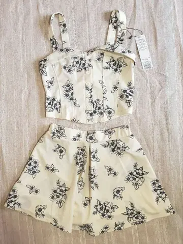 [ 미사용 ] COCODEAL 꽃무늬 셋업