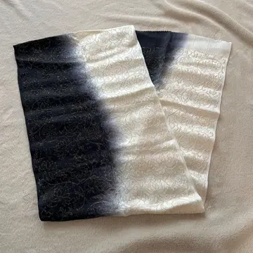 화이트 블랙 그라데이션 오비 장식 천 골드 컬러 실