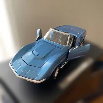 콜벳 1/18 스케일 모델카