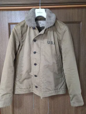 컨디션 최상/AVIREX 베이지 밀리터리 자켓/ M/할인합니다!