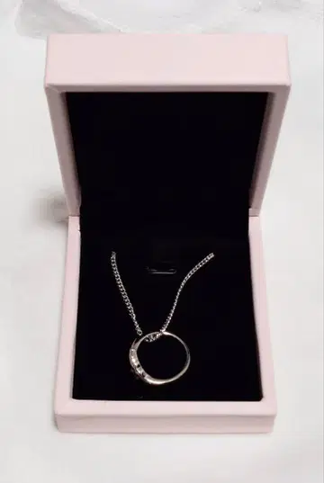 하쿠이 코요리 활동 1주년 기념 반지 목걸이