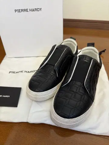 [새상품급] PIERRE HARDY 블랙스 슬립온 스니커즈 라이더