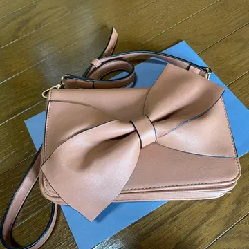 리본 포함 핑크 베이지 숄더백