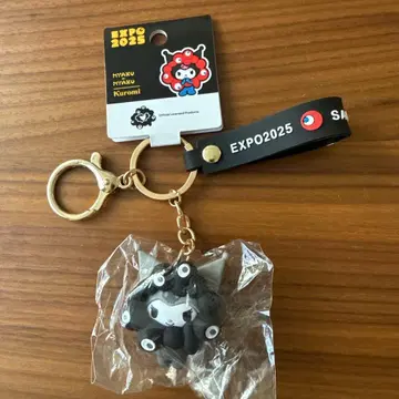 오사카 만박 쿠로미 산리오 키링 나리키리 미야쿠미야쿠 블랙