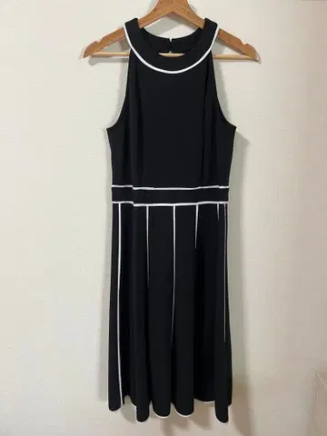 [ Tommy Hilfiger ] 슬리브리스 블랙 원피스 화이트 라인