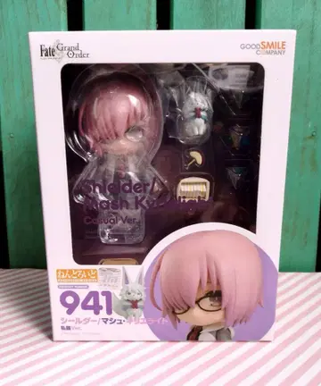 넨도로이드 실더/마슈 키리에라이트 사복 Ver 상자 하자 있음