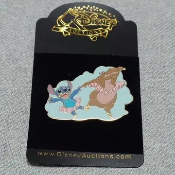 [레어] DisneyAuctions 스티치 히아신스 히포 패턴 핀 배지