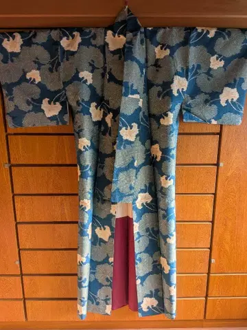 앤티크 기모노 다이쇼 로망 파랑과 화이트 꽃무늬