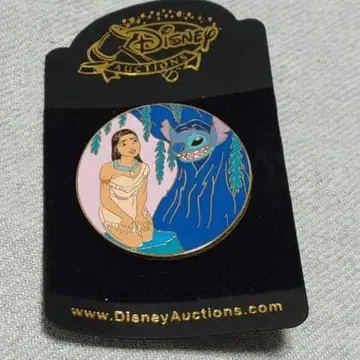 [ 레어 ] DisneyAuctions 스티치 포카혼타스 패턴 핀 배지