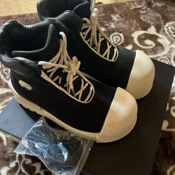 ROKST/FVVO 스니커즈 블랙/화이트