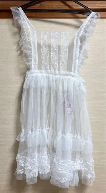 화이트 프릴 레이스 슬리브리스 원피스