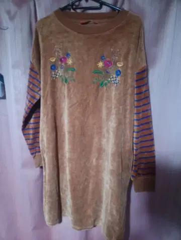 graniph 그라니프 자수 벨로아 느낌 브라운 긴팔 원피스