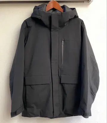 유니클로 하이브리드 다운 파카 블랙 M