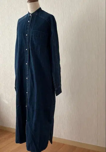 블랑바스크 데님 셔츠 펄 버튼 원피스