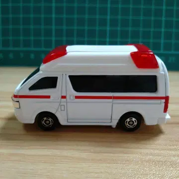 토미카 4D 도요타 하이메딕 구급차