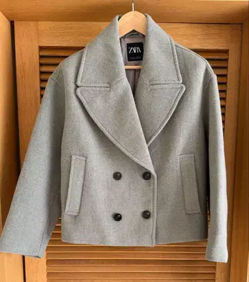ZARA 더블 버튼 피 코트