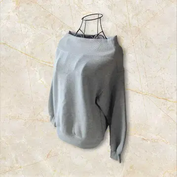 SNIDEL 오프숄더 그레이 맨투맨 트레이닝복