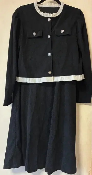 블랙 코듀로이 스커트 셋업