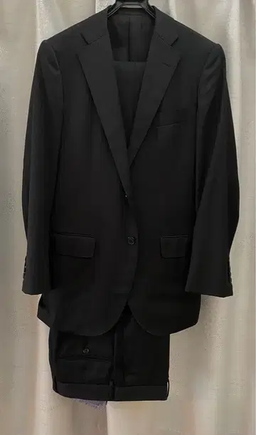 [ 새상품급 하이퀄리티 원단 ] TOMORROWLAND 블랙 수트