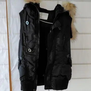 URBAN RESEARCH 블랙 다운 베스트 M 사이즈