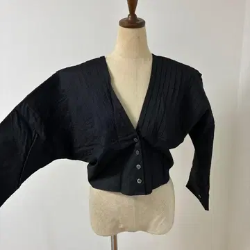 Ray Beams 플리츠 디자인 블랙 긴팔 상의