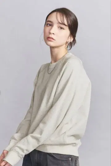 뷰티 앤 유스 맨투맨 라메