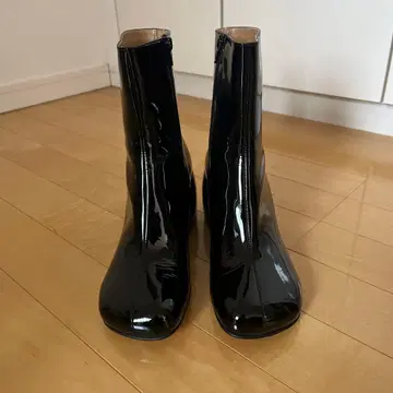 드리스 반 노튼 숏부츠 페이턴트 블랙