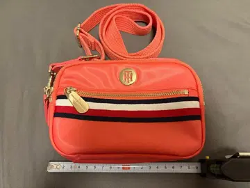 타미힐피거 숄더백