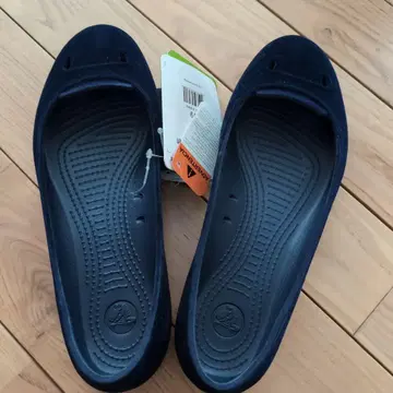 Croc 네이비 플랫슈즈 펌프스