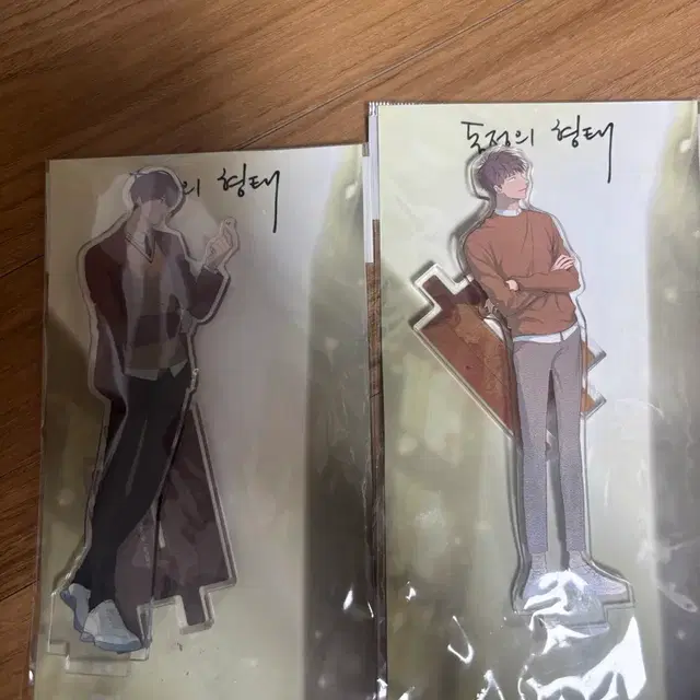 동정의 형태 투니크 권유리 이선우 아크릴 스탠드