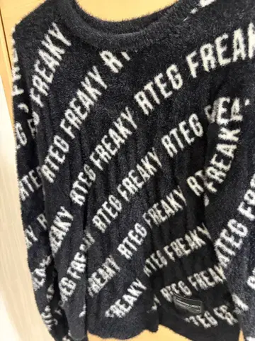 RTEG FREAKY 로고 니트