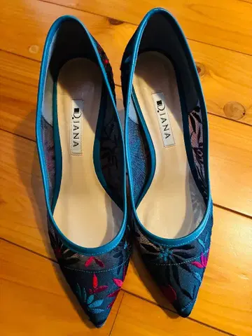 미사용 [ DIANA ] 꽃무늬 자수 하이힐 펌프스