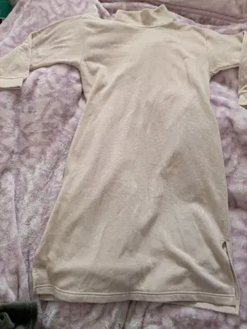 익명 배송 베이지 하이넥 플리스 롱 원피스 M-L