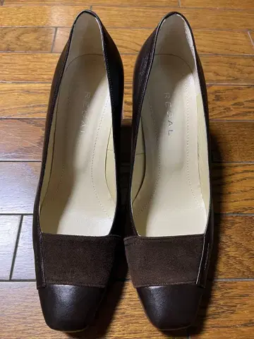 REGAL 다크 브라운 하이힐 펌프스